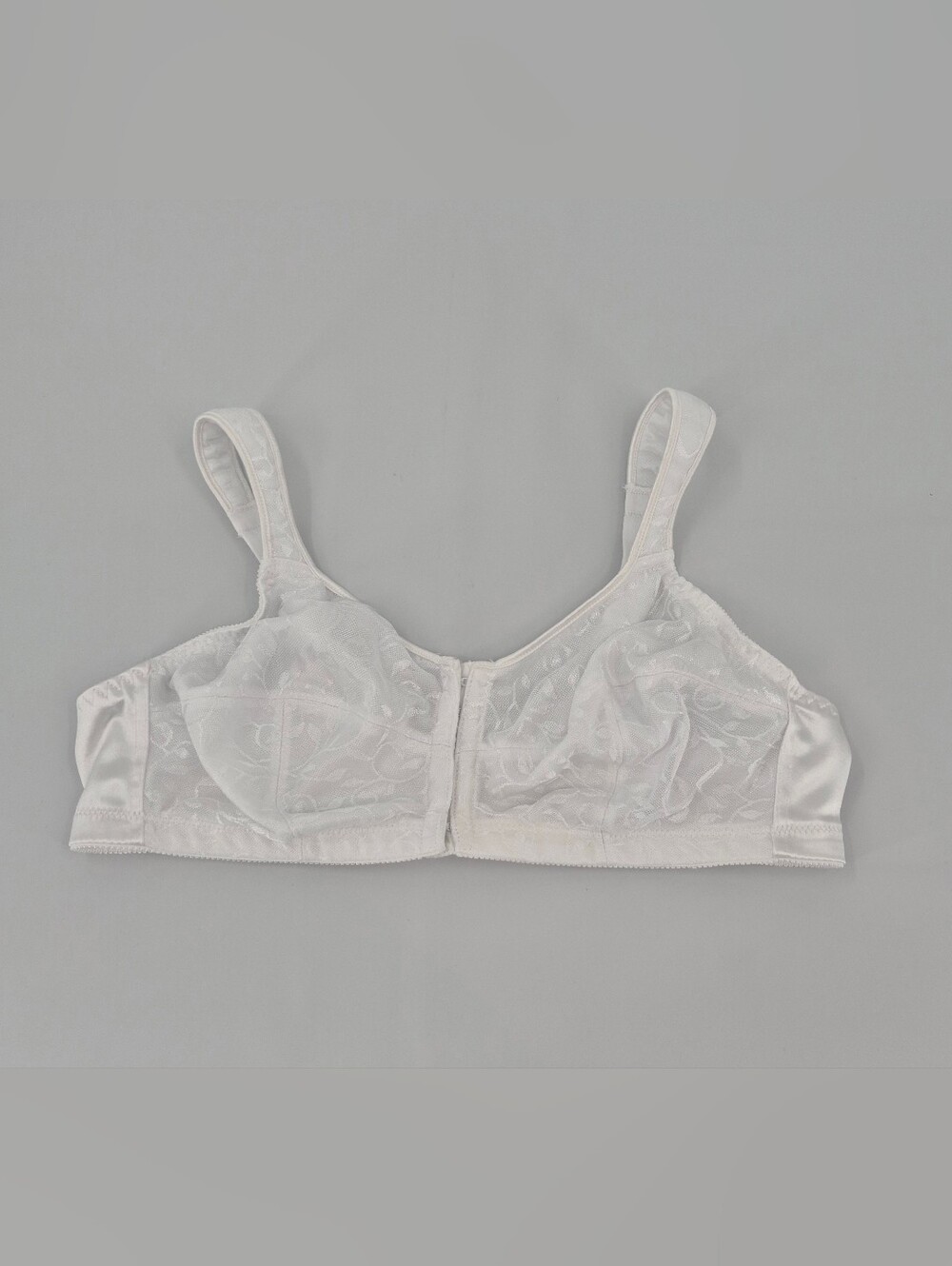 Playtex Just My Size Easy On Front Close Unlined Bra 44B White Wireless